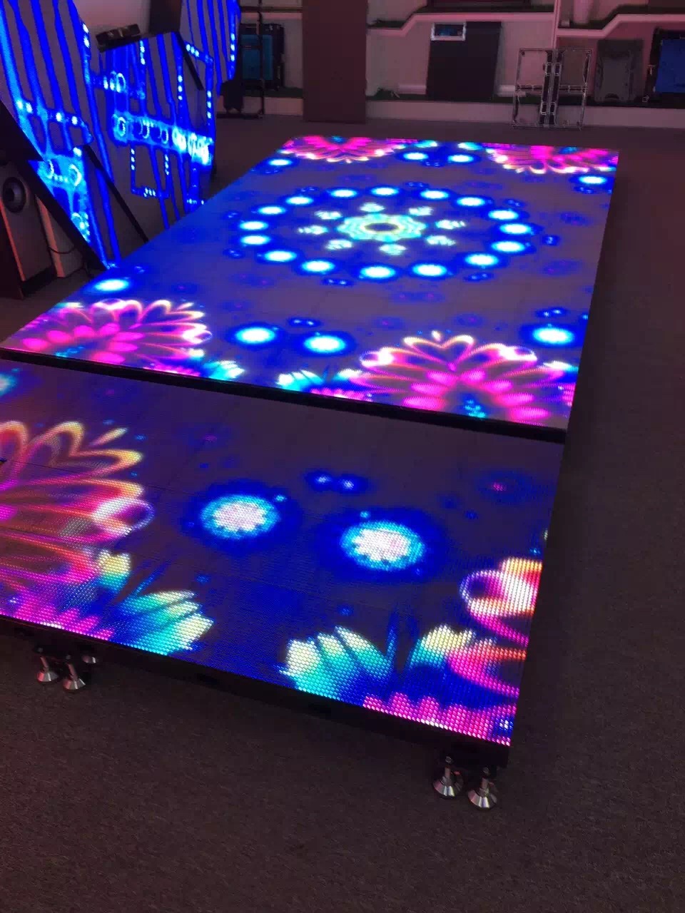 LED智能互動舞臺屏廠家直銷，質(zhì)量保障 深圳LED智能互動舞臺屏