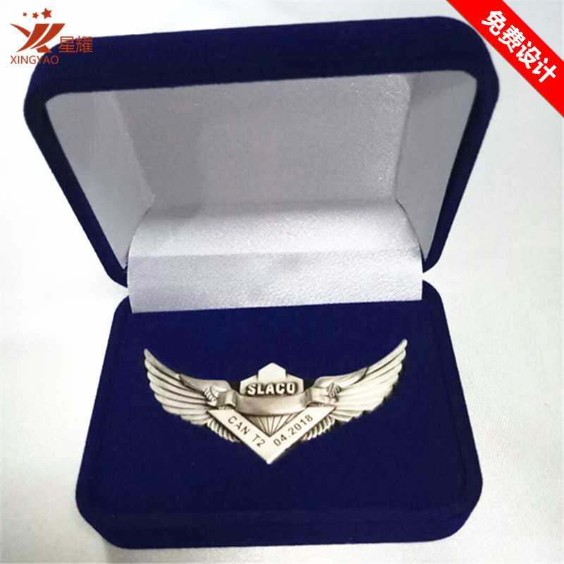 【深圳徽章】金屬胸章定做個性仿古徽章定制創(chuàng)意翅膀徽章