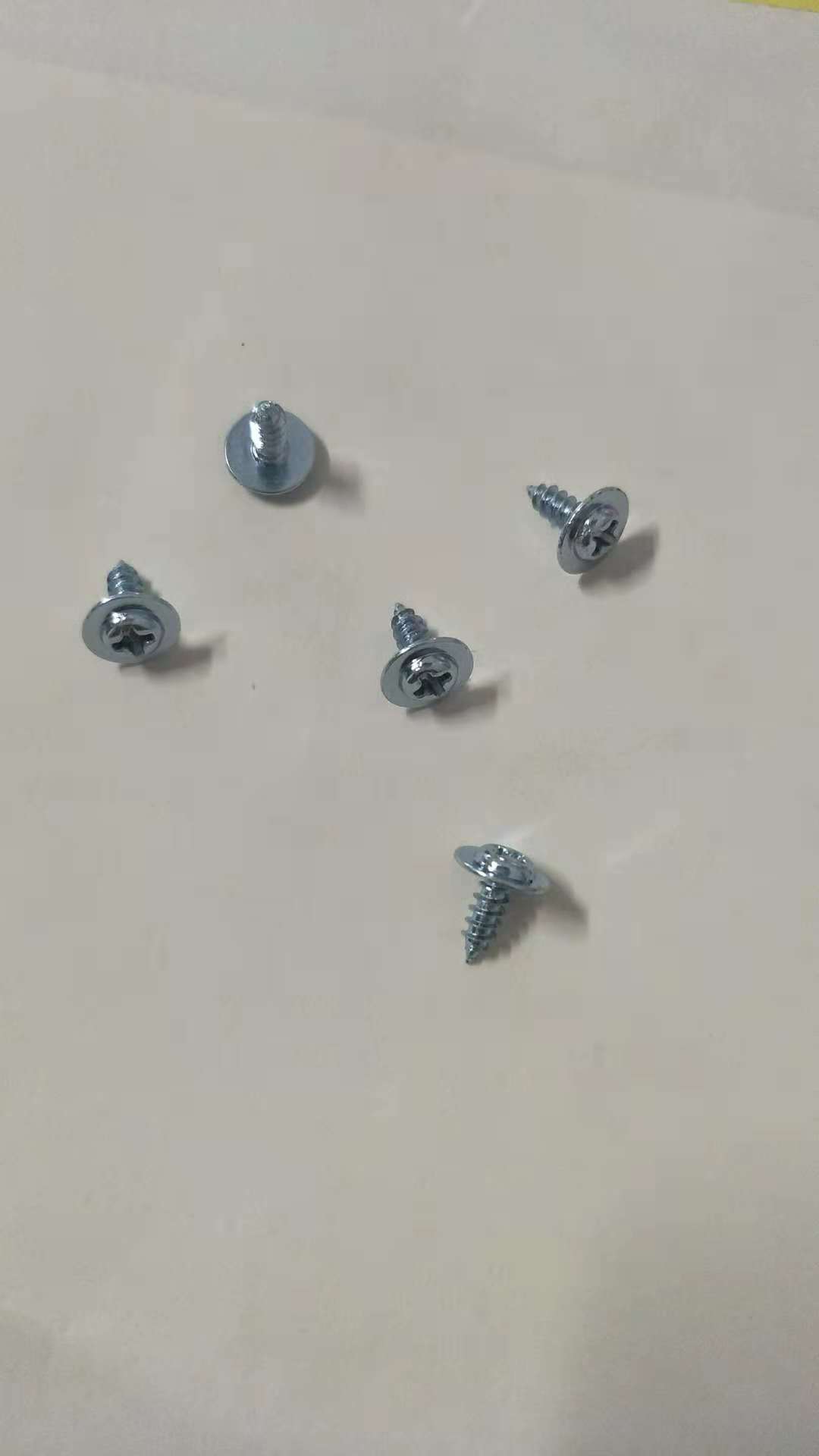 廣東的鼠標(biāo)螺絲配件 鼠標(biāo)螺絲配件供應(yīng)商