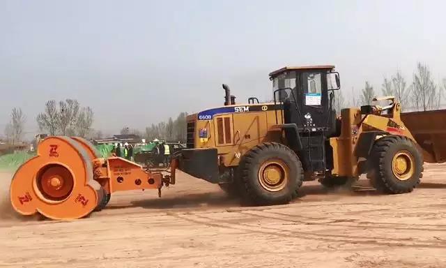 沖擊壓路機圖片/沖擊壓路機樣板圖 (4)