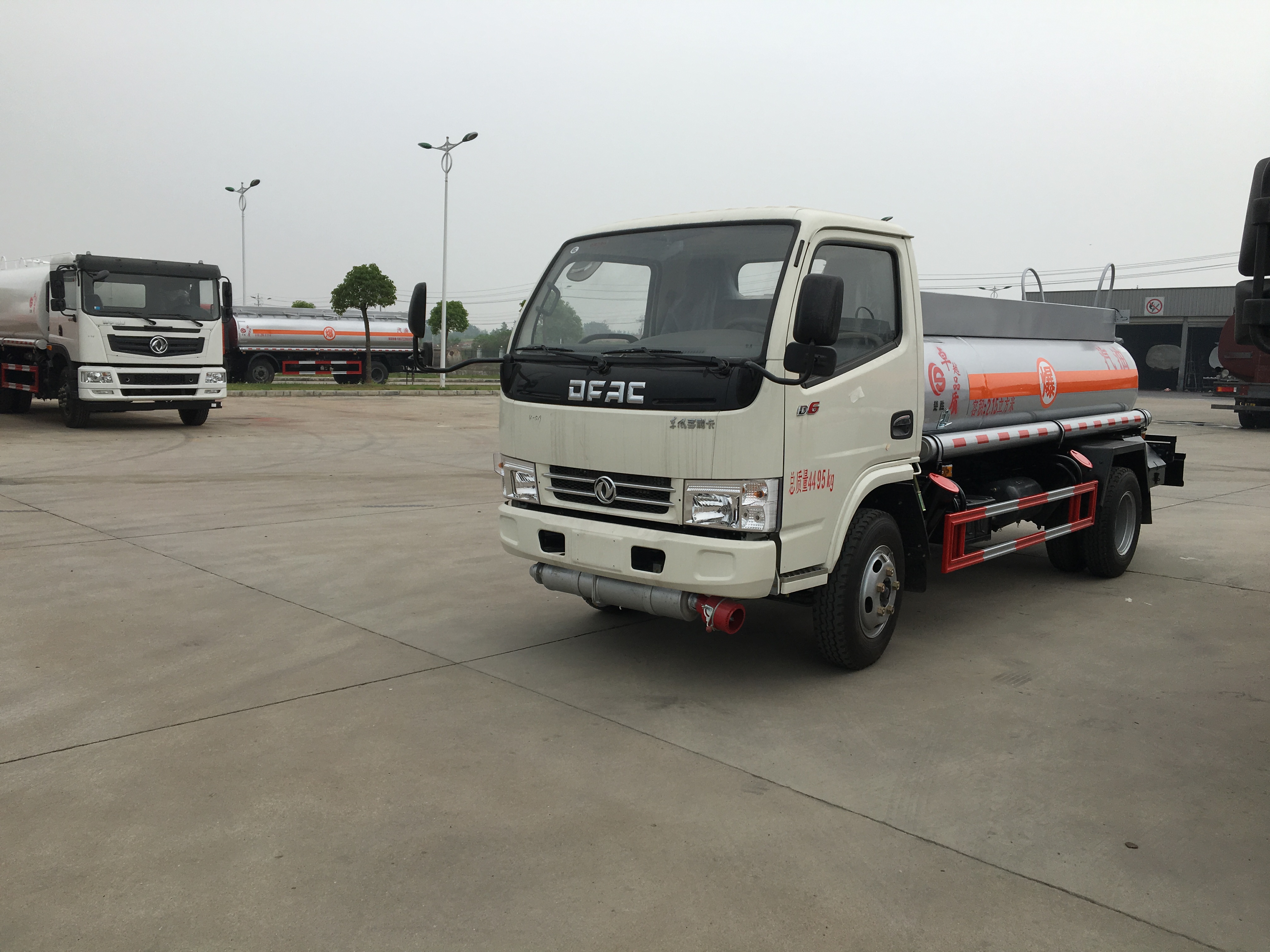 2噸藍(lán)牌加油車、C證可以駕駛圖片/2噸藍(lán)牌加油車、C證可以駕駛樣板圖 (4)