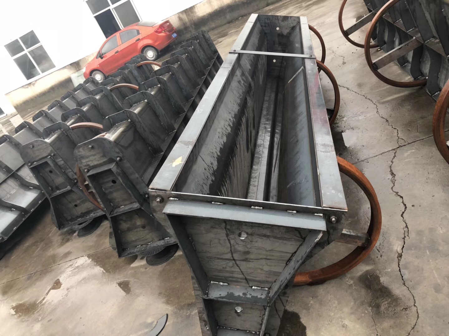 隔離墩模具生產(chǎn)廠家 隔離墩模具防撞墻模具 公路隔離墩模具