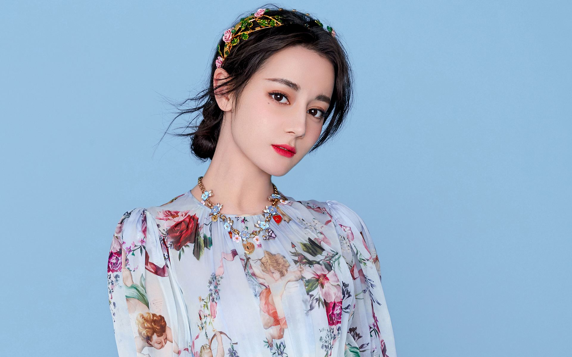 迪麗熱巴公司明星品牌*商業(yè)演出出場費(fèi)請(qǐng)迪麗熱巴多少錢