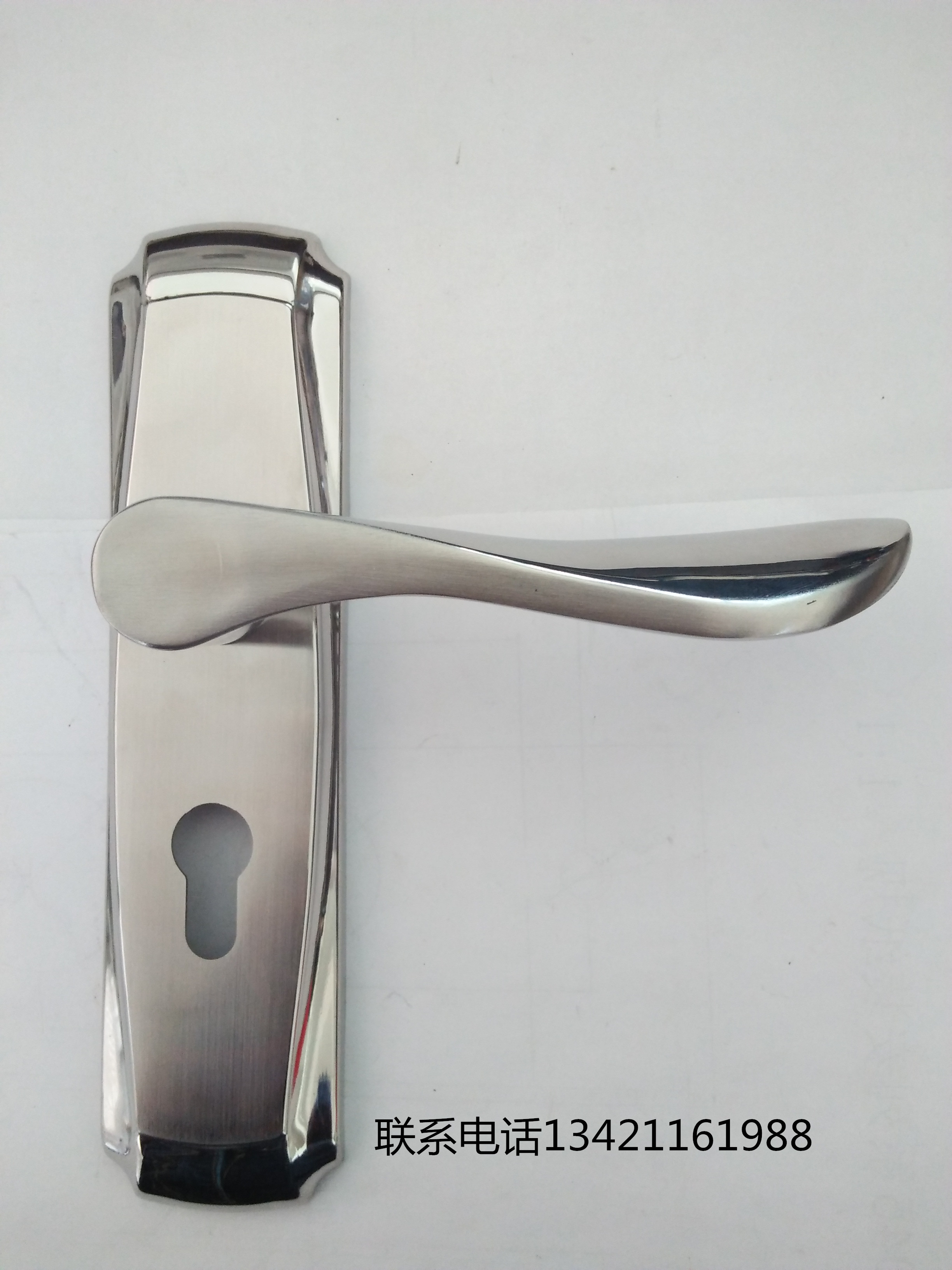 供應(yīng)不銹鋼執(zhí)手鎖三鵬門鎖