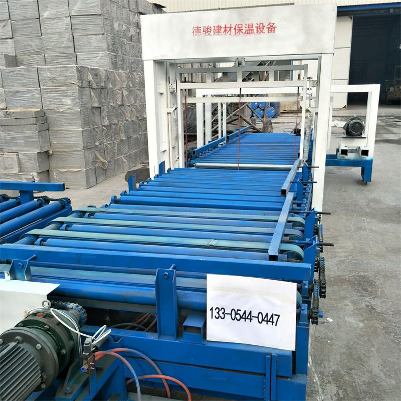 自動化水泥發(fā)泡保溫板設(shè)備圖片