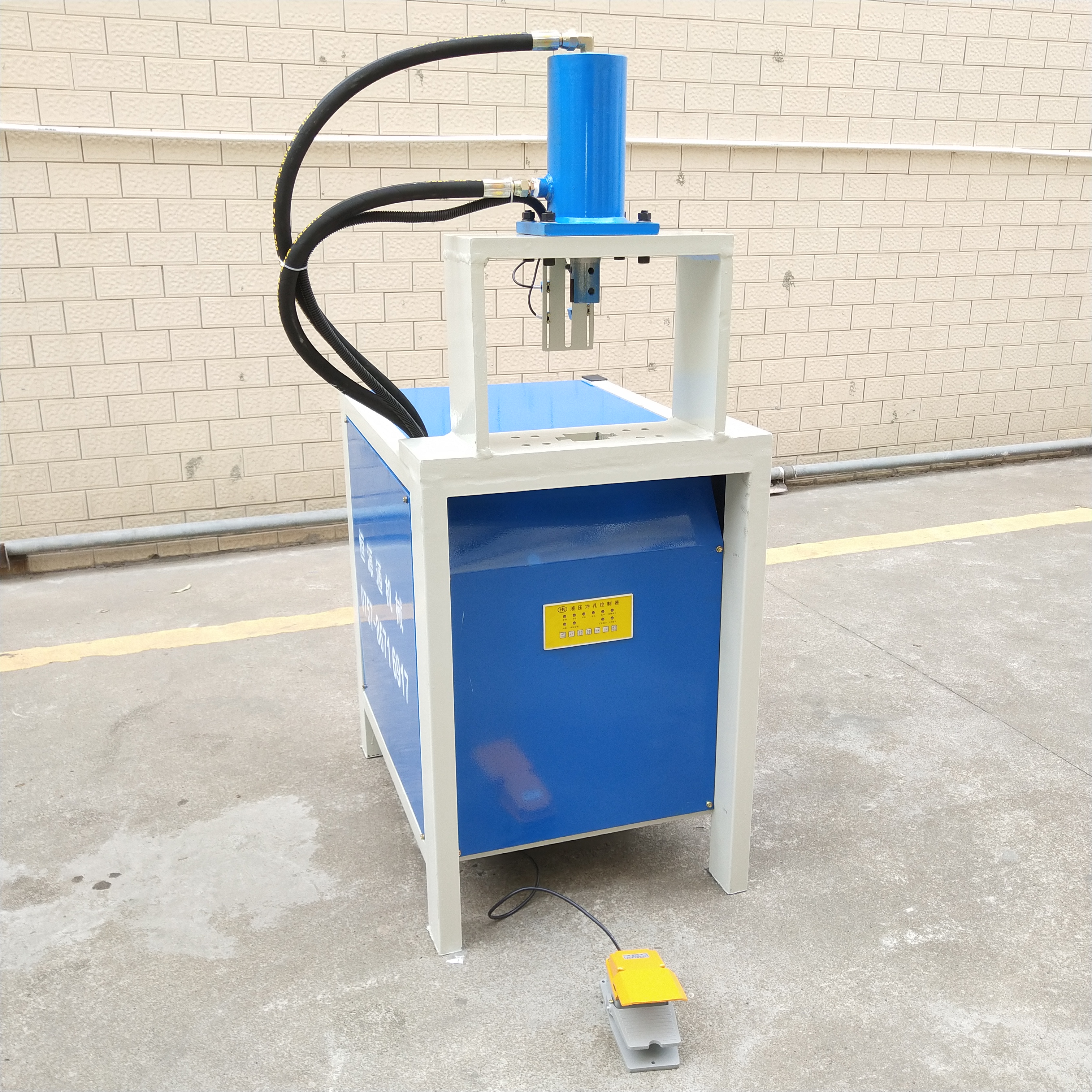 廠家直銷鋁合金切斷機(jī)鋁合金沖孔機(jī)