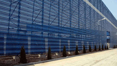 三峰防風圍墻防風圍擋圈地用藍色圓孔鐵板 三峰防風圍墻防風圍擋圓孔鐵板