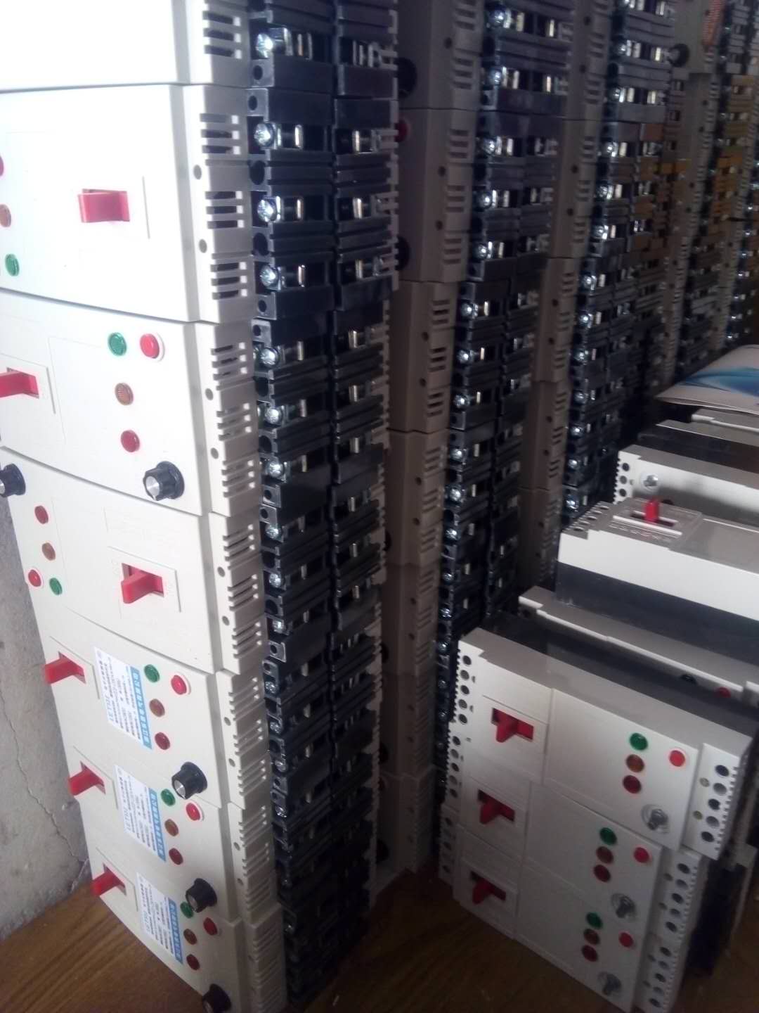 漏電保護(hù)器斷路器圖片/漏電保護(hù)器斷路器樣板圖 (3)