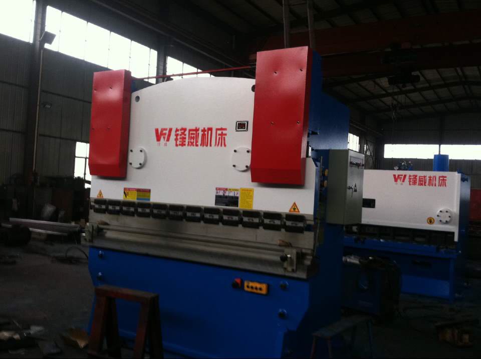 液壓板料折彎?rùn)C(jī)圖片/液壓板料折彎?rùn)C(jī)樣板圖 (4)