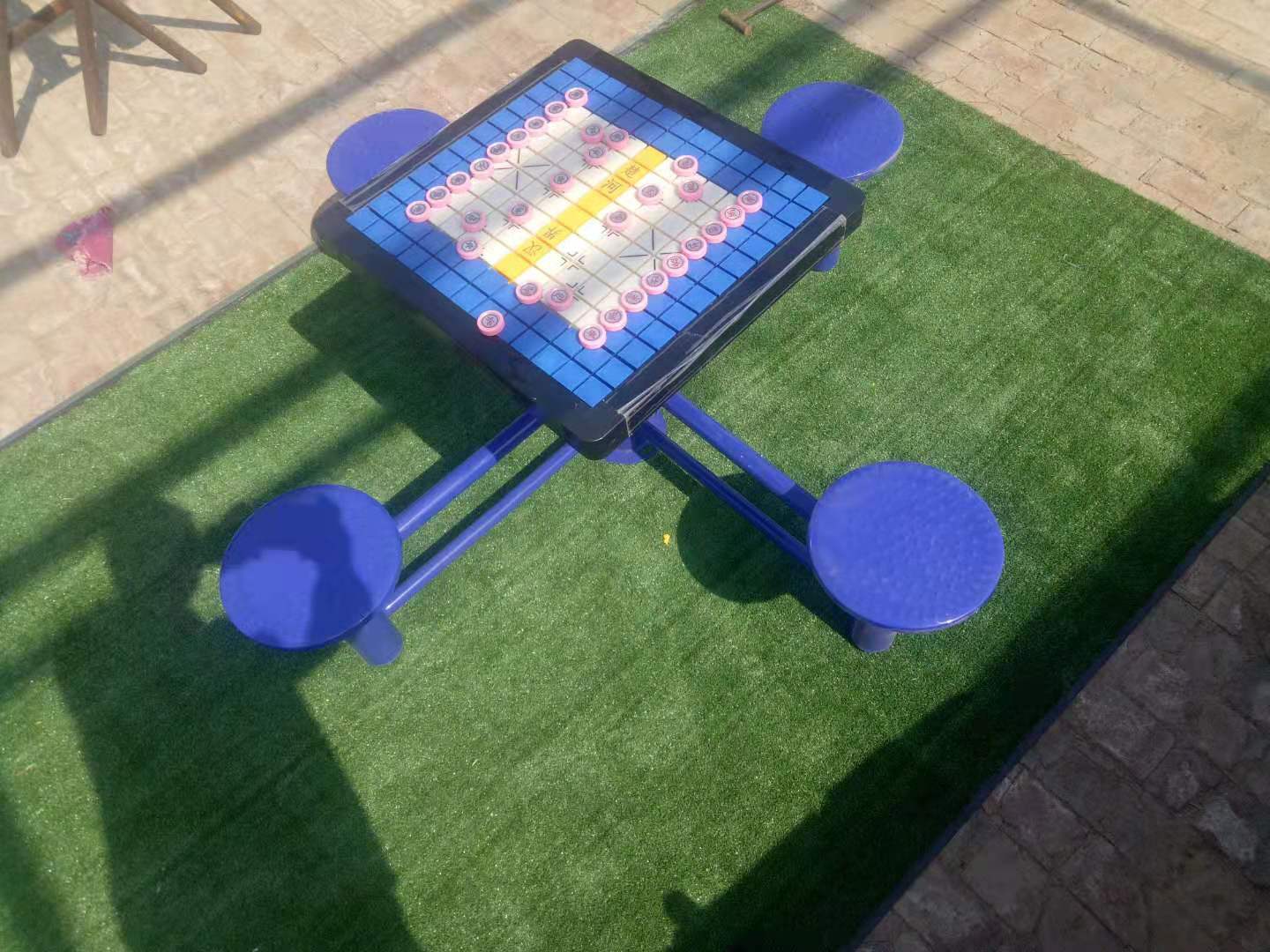 軌道棋盤桌室外器材廠家圖片