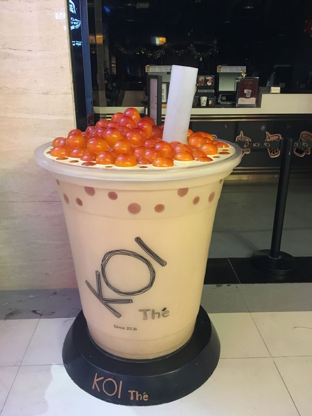 東莞玻璃鋼奶茶杯雕塑造型奶茶店雕塑裝飾品