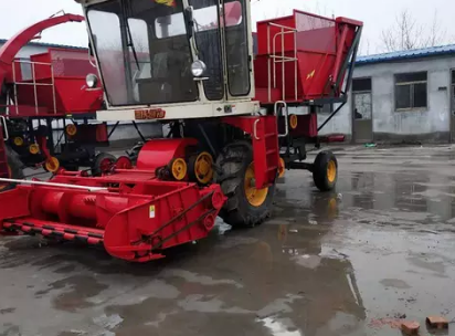 秸稈收割機(jī)供應(yīng)