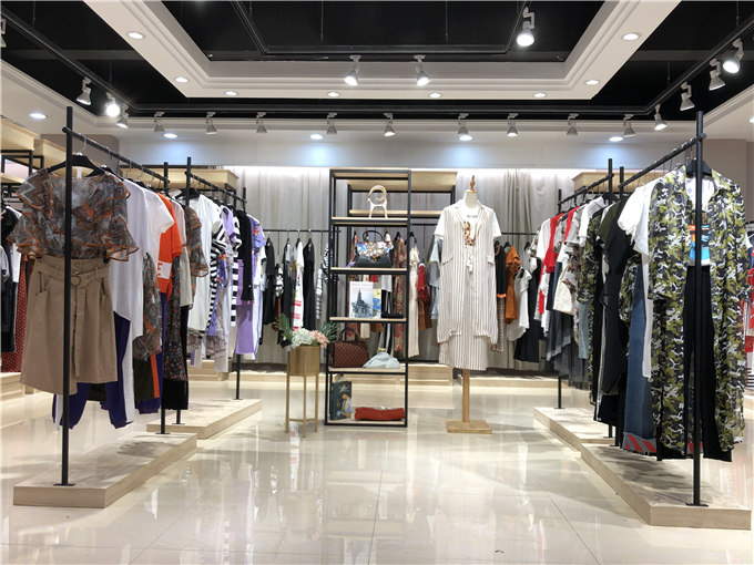 供應(yīng)哥弟服裝尾貨批發(fā)市場