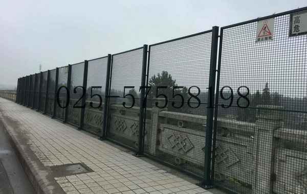 橋梁防拋網(wǎng)，橋梁護(hù)欄網(wǎng)圖片