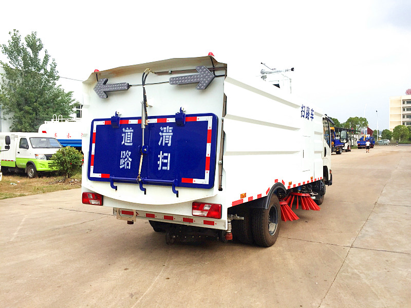 江蘇江鈴中型掃路車報(bào)價(jià)圖片/江蘇江鈴中型掃路車報(bào)價(jià)樣板圖 (4)