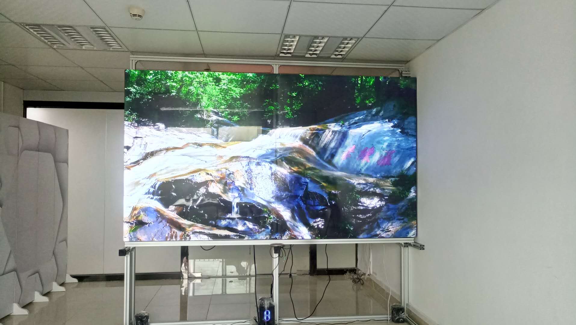 光學(xué)拼接屏圖片