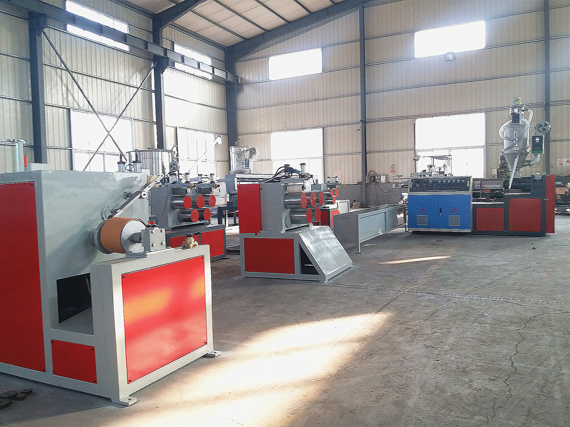 PP纖維打包帶生產(chǎn)設(shè)備圖片