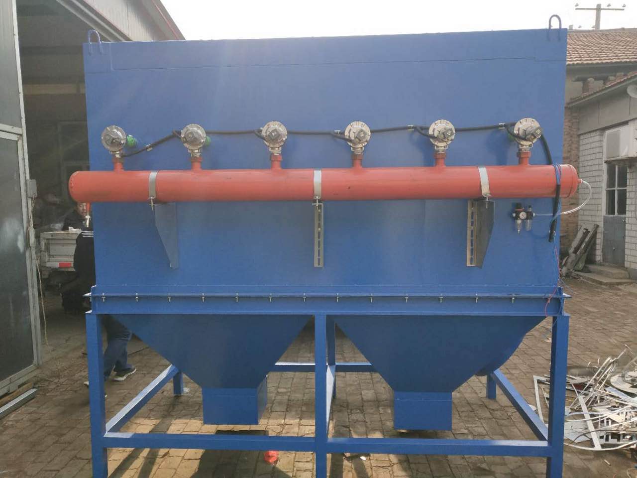 脈沖濾筒除塵器設(shè)備圖片