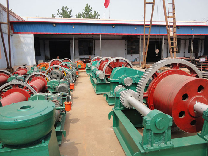 鋼閘門專用卷揚(yáng)式啟閉機(jī)圖片