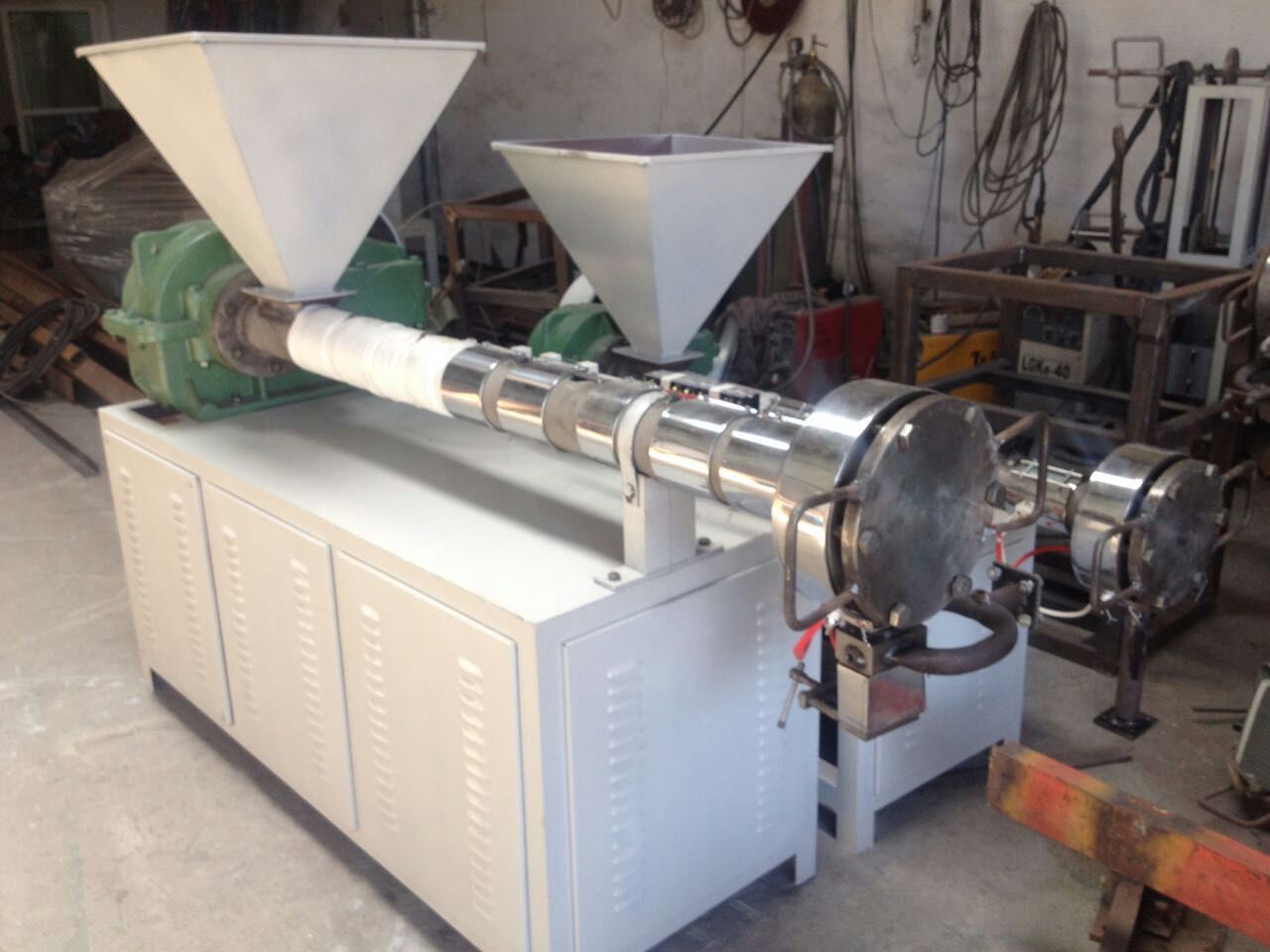 PP打包帶擠出生產(chǎn)線  打包帶擠出生產(chǎn)線