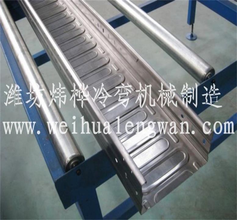 托盤式電纜橋架成型機圖片