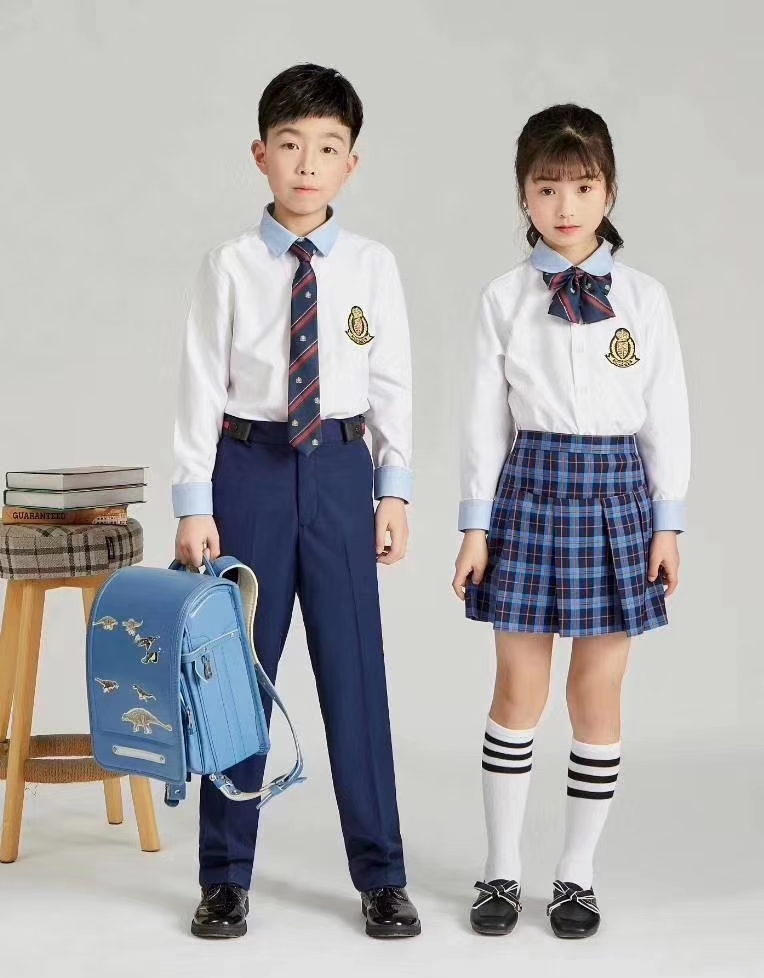 麗江校服批發(fā)圖片