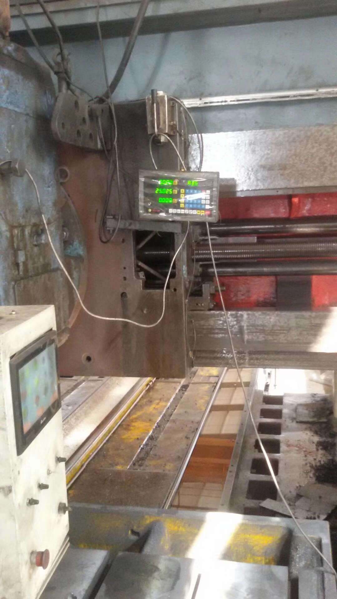 山東青島膠南17米龍門銑安裝磁柵