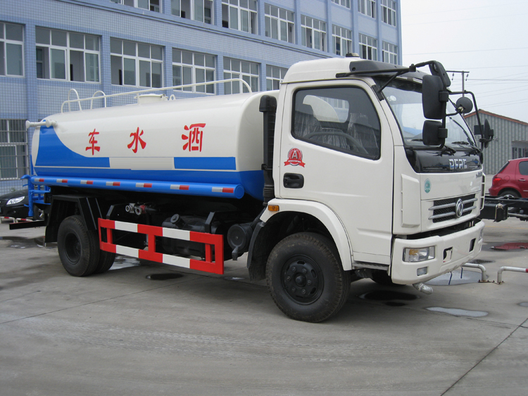 廣東深圳東風(fēng)多利卡5噸灑水車多少圖片