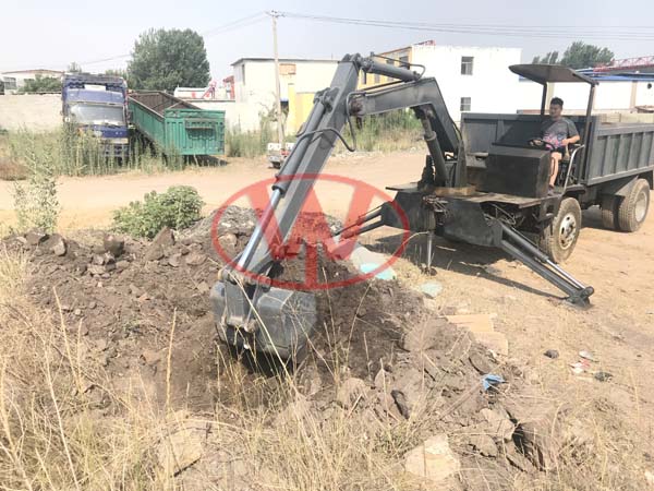 新款四不像隨車挖  翻斗自卸隨車挖