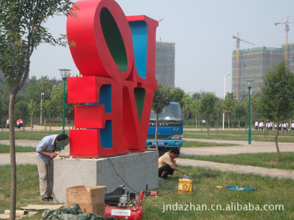 現(xiàn)代不銹鋼雕塑圖片/現(xiàn)代不銹鋼雕塑樣板圖 (2)