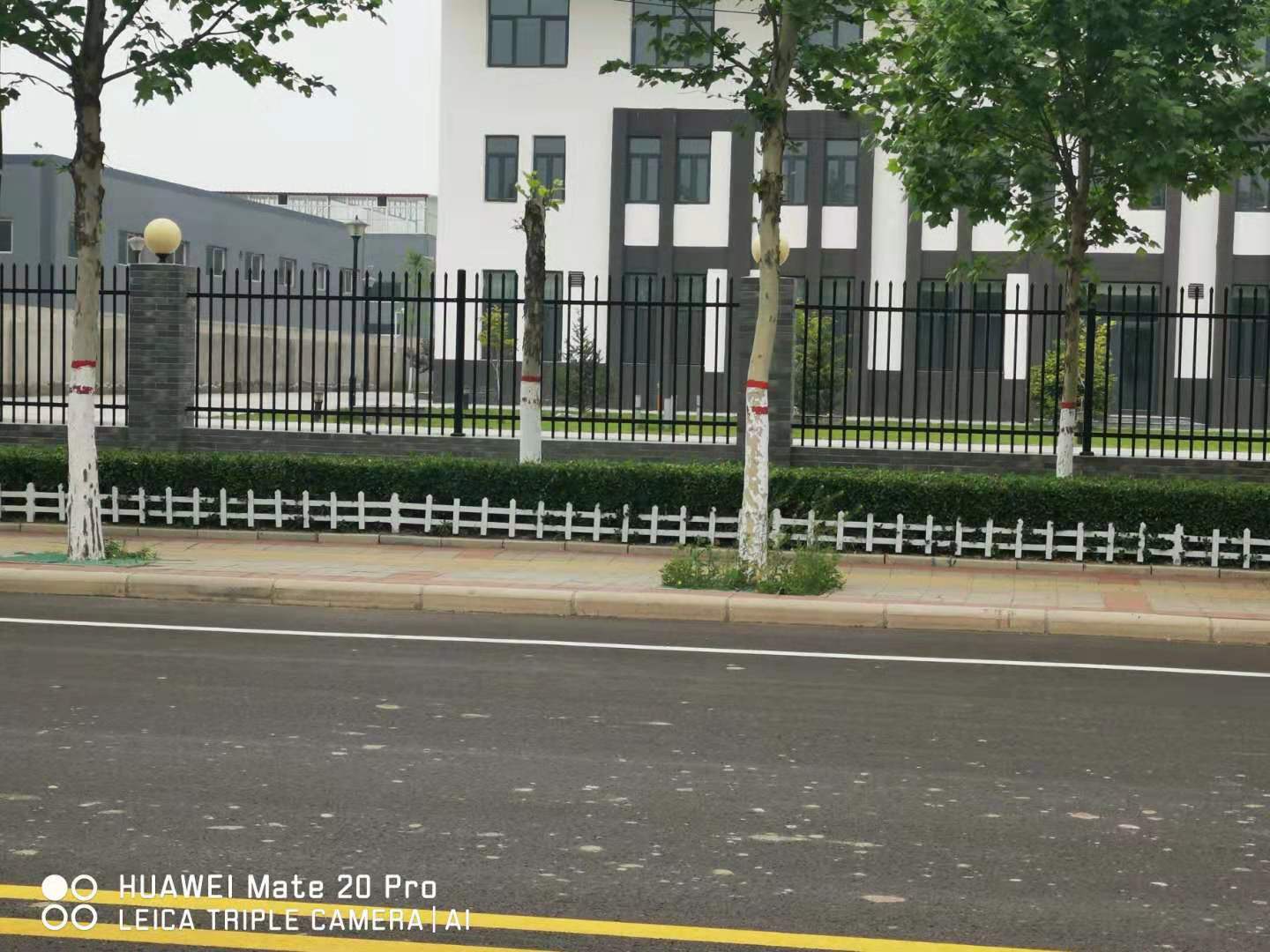 不銹鋼防撞護(hù)欄圖片/不銹鋼防撞護(hù)欄樣板圖 (4)