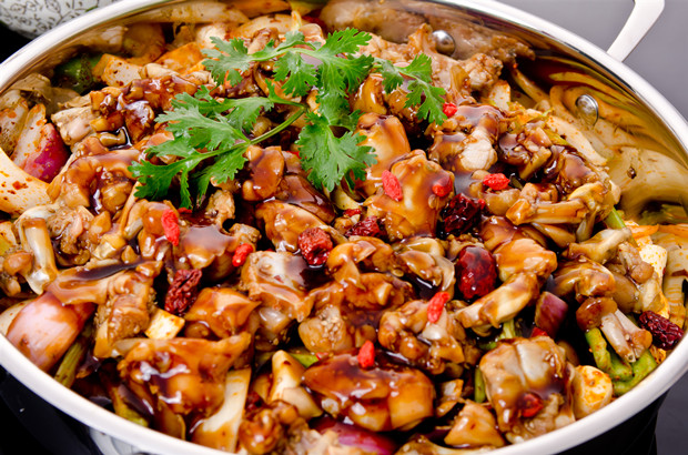 加盟燜鍋優(yōu)勢有哪些_煌品三汁燜鍋特色餐飲加盟