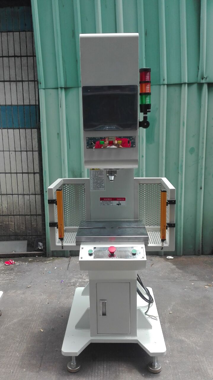 電動伺服壓力機