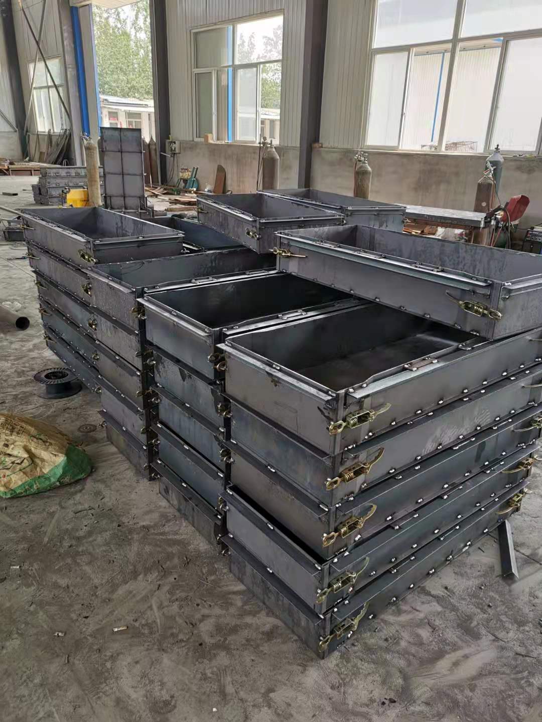 路沿石模具圖片/路沿石模具樣板圖 (1)