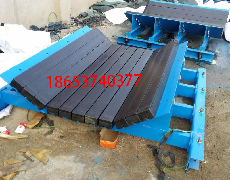 橡膠緩沖條圖片