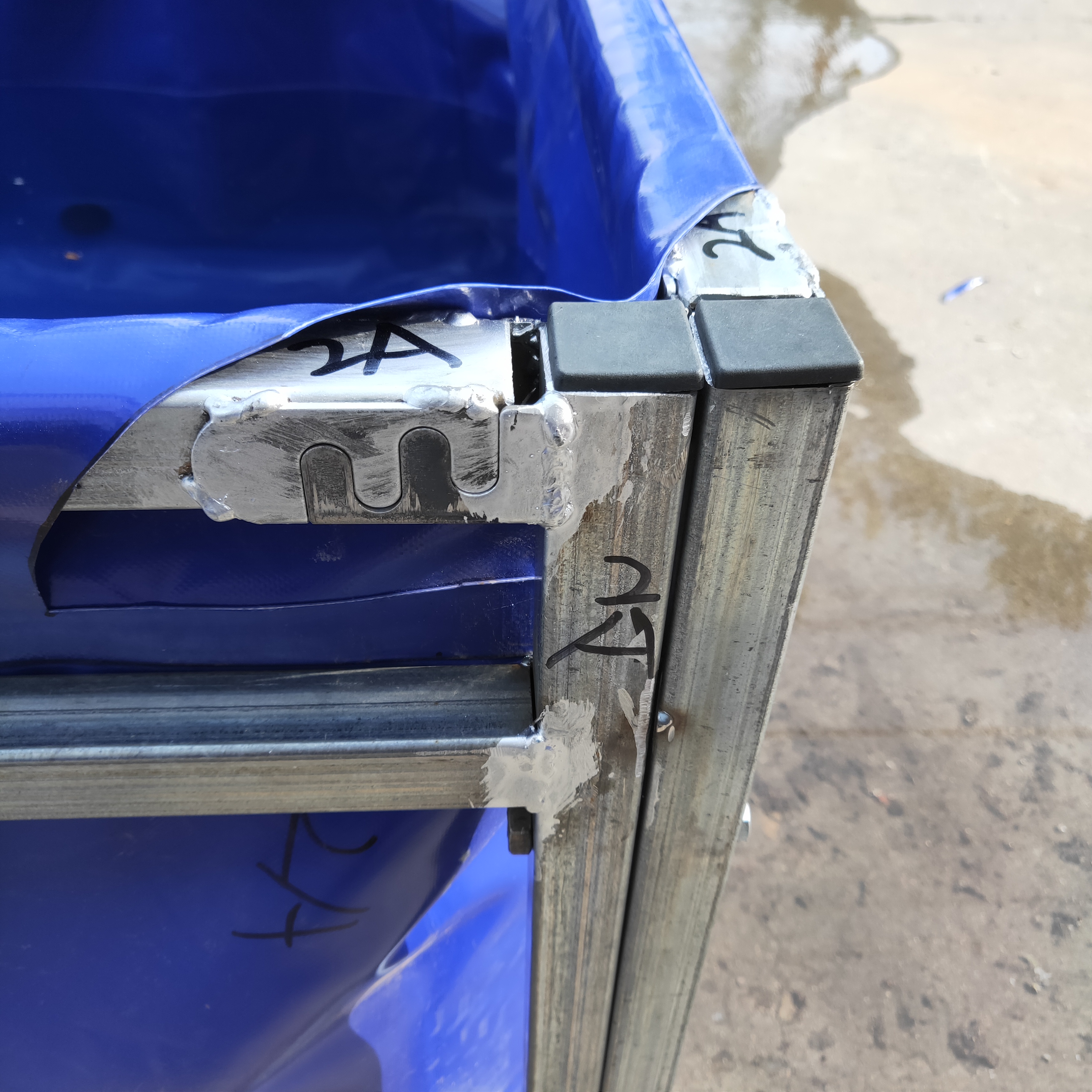 大型組裝水池養(yǎng)魚池圖片