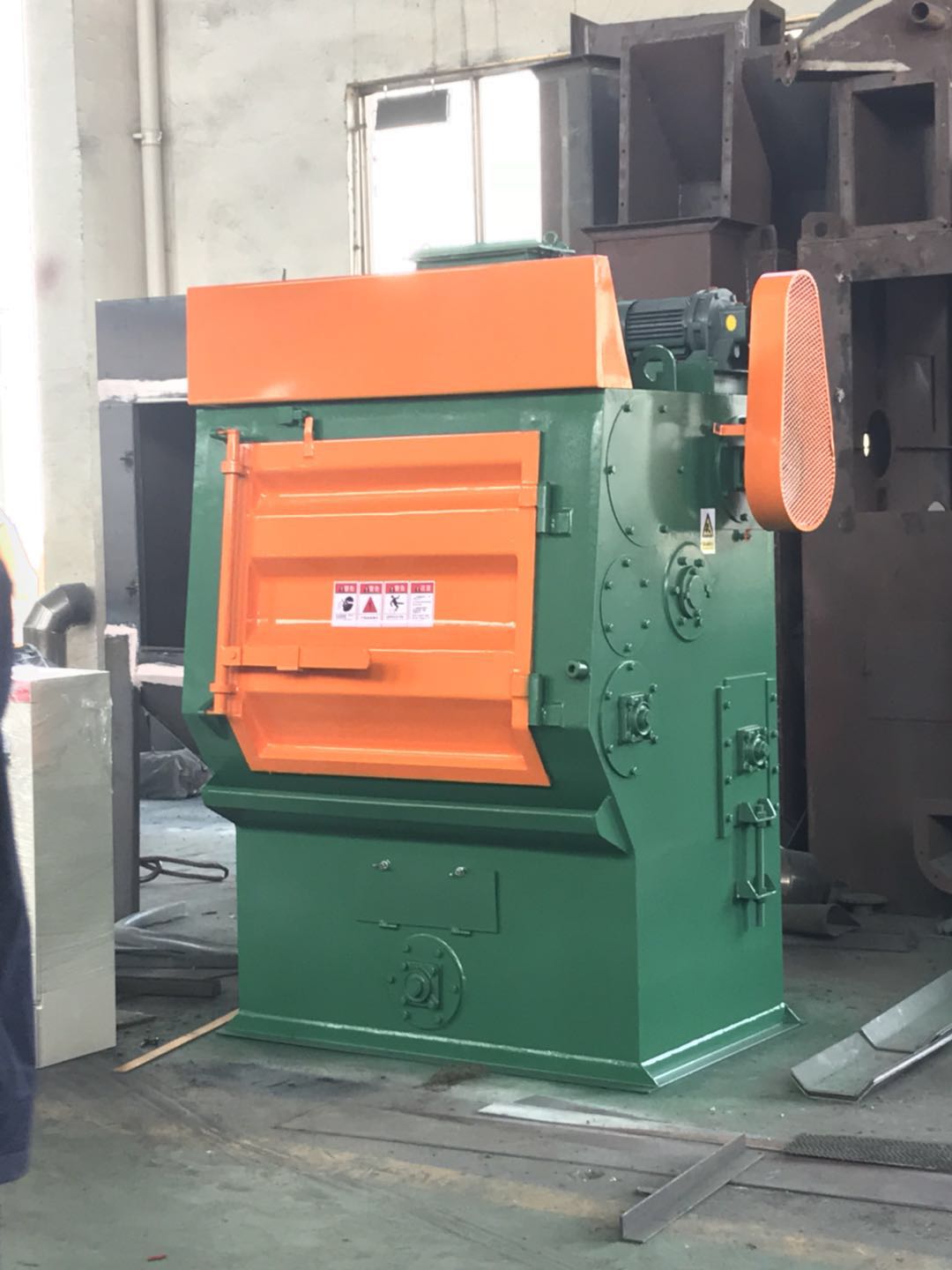 神農(nóng)架威騰衣柜床板木紋自動(dòng)噴砂機(jī)圖片