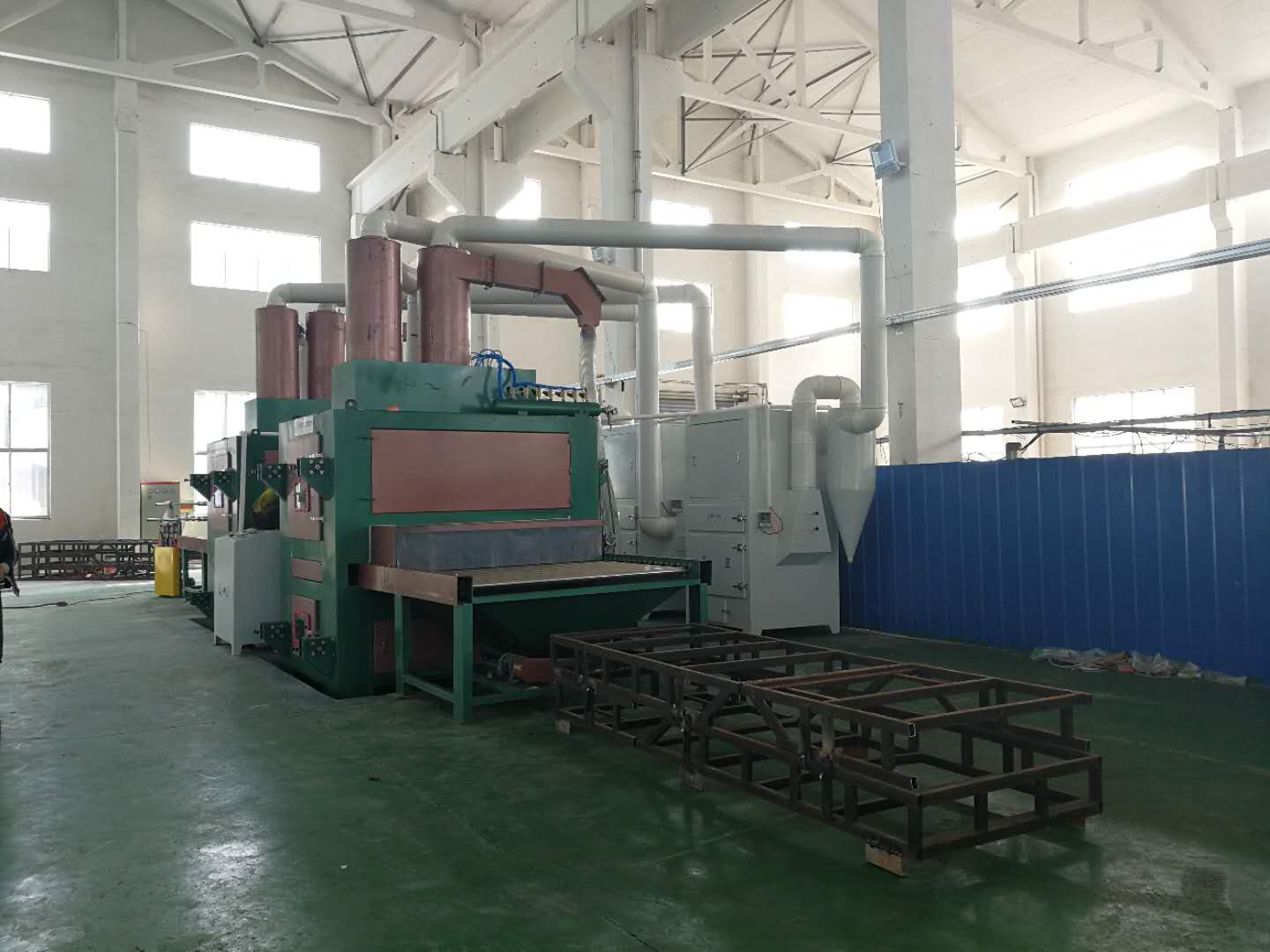 新鄉(xiāng)威騰銅像表面處理雙面噴砂機(jī)圖片