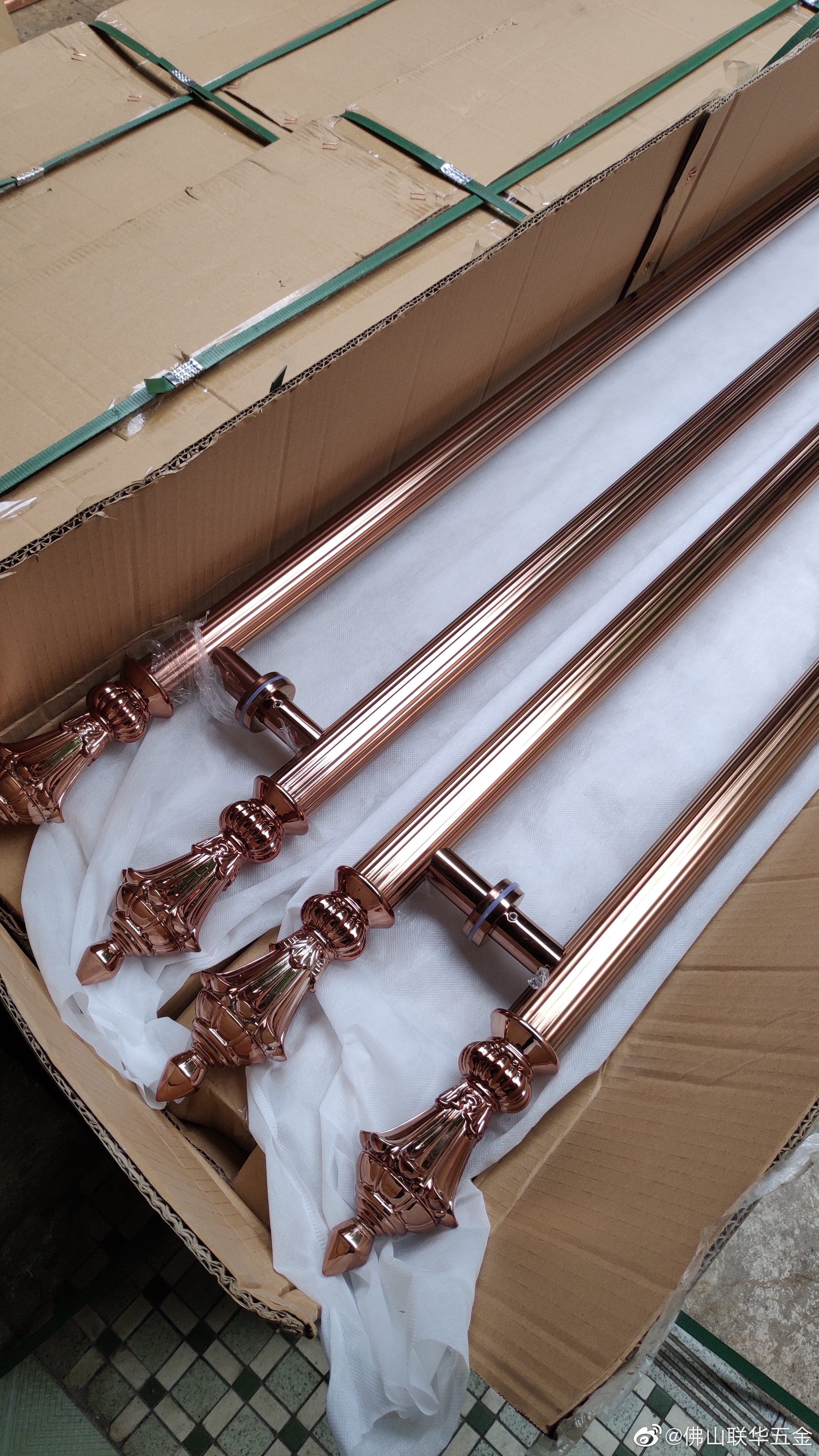 玫瑰金蓮花頭拉手38X1.6米圖片