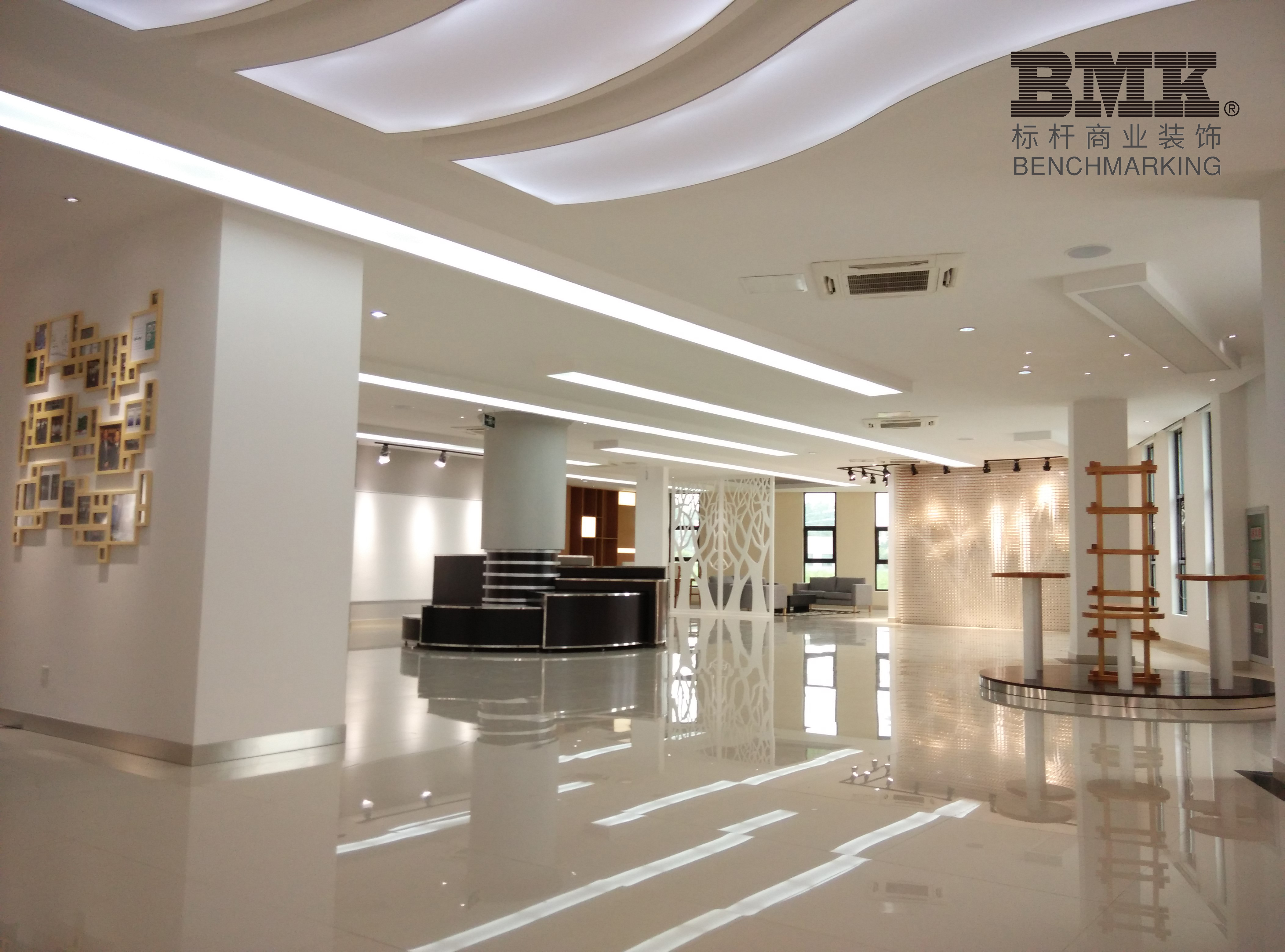 南京紡織院展廳裝修設(shè)計(jì)圖_南京企業(yè)展廳裝修報(bào)價(jià)_南京展廳展柜設(shè)計(jì)制作__南京*裝飾