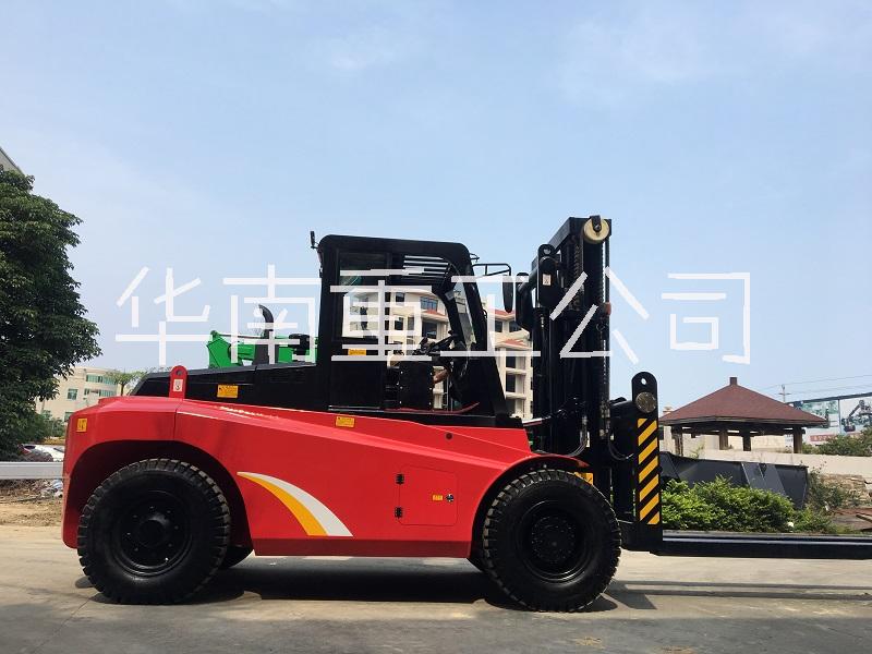 13噸半叉車(chē)圖片/13噸半叉車(chē)樣板圖 (1)