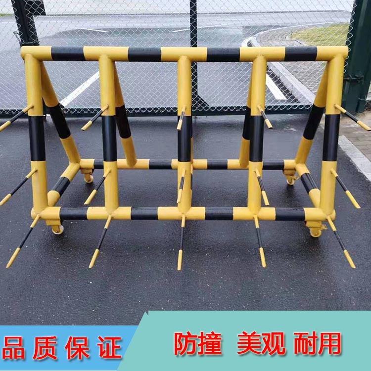 拒馬三腳架圍欄圖片