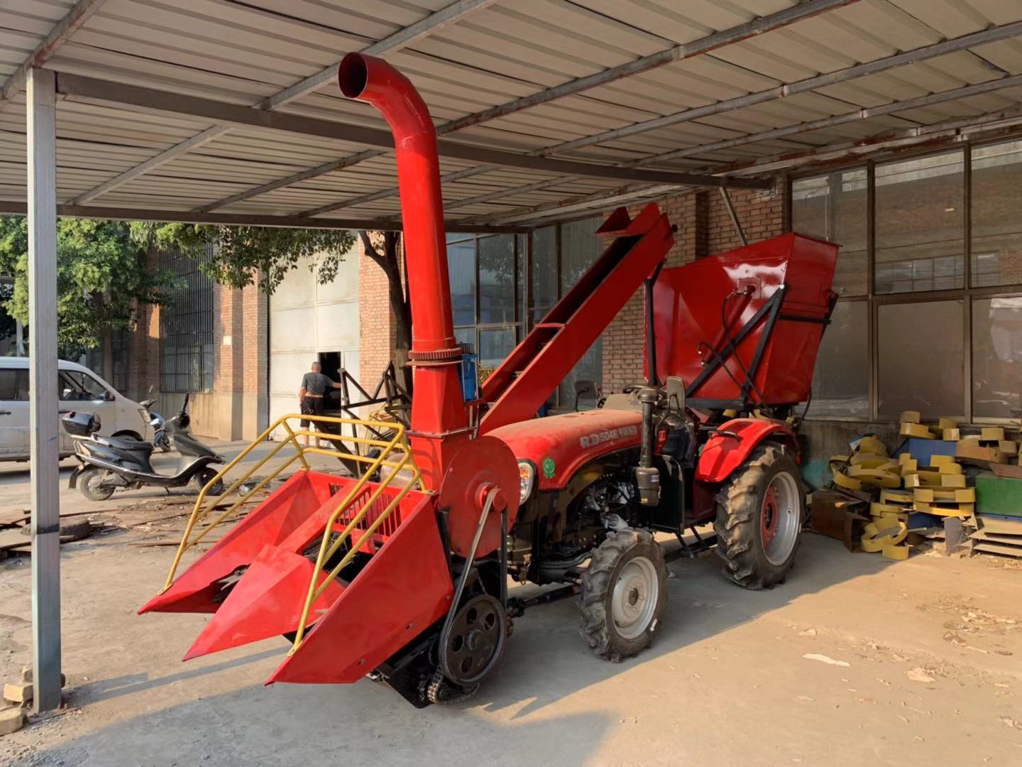 玉米收獲機(jī)圖片/玉米收獲機(jī)樣板圖 (1)