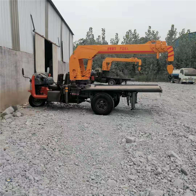 三輪車(chē)5噸吊車(chē)圖片/三輪車(chē)5噸吊車(chē)樣板圖 (4)
