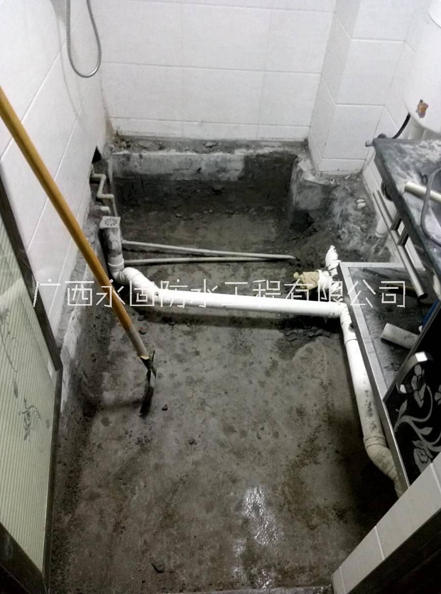 南宁市堵漏防水补漏，南宁卫生间漏水维修公司，卫生间顶漏水怎么办，卫生间改造补漏电话图片