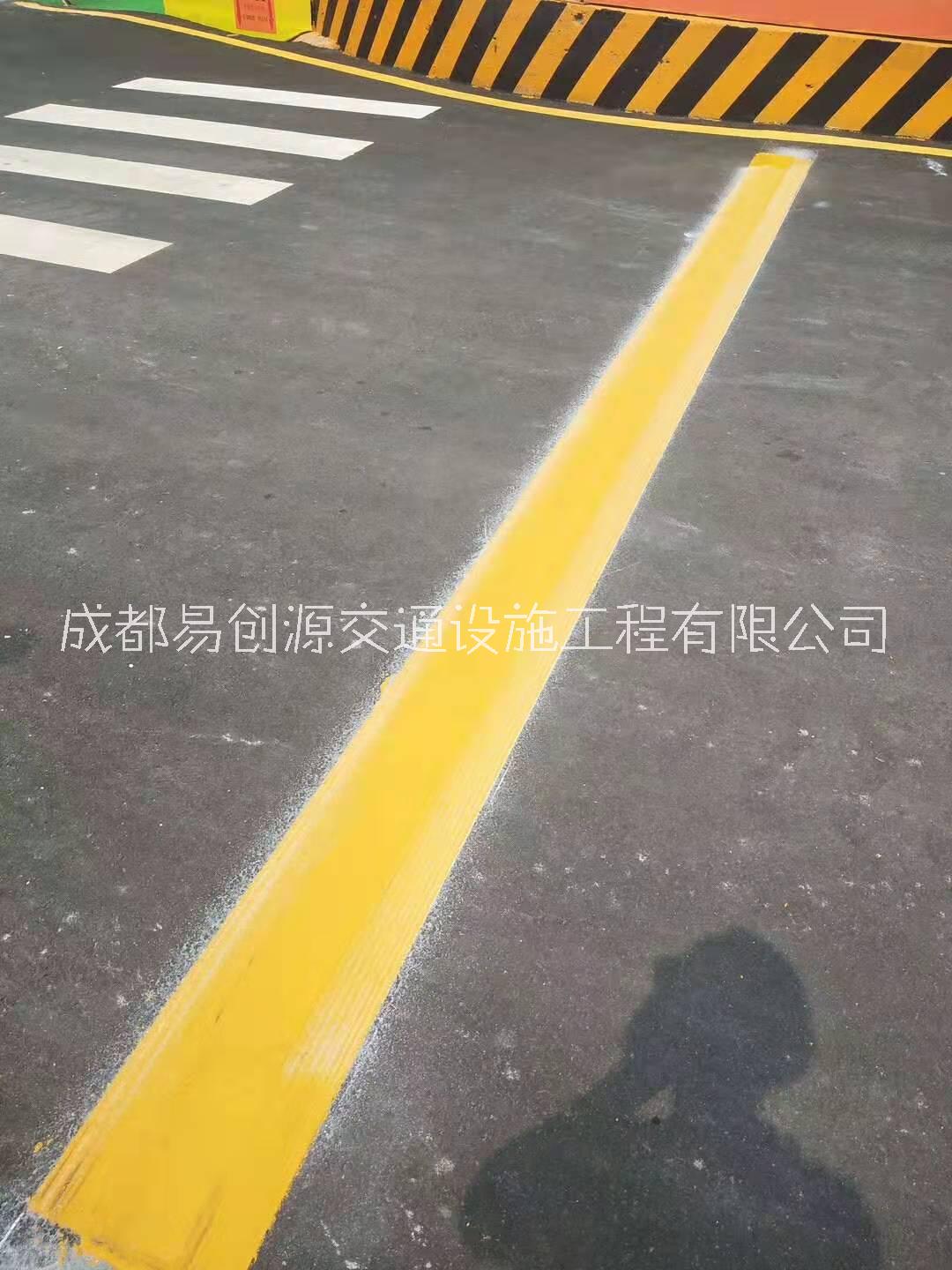 小區(qū)停車場熱熔劃線圖片/小區(qū)停車場熱熔劃線樣板圖 (3)