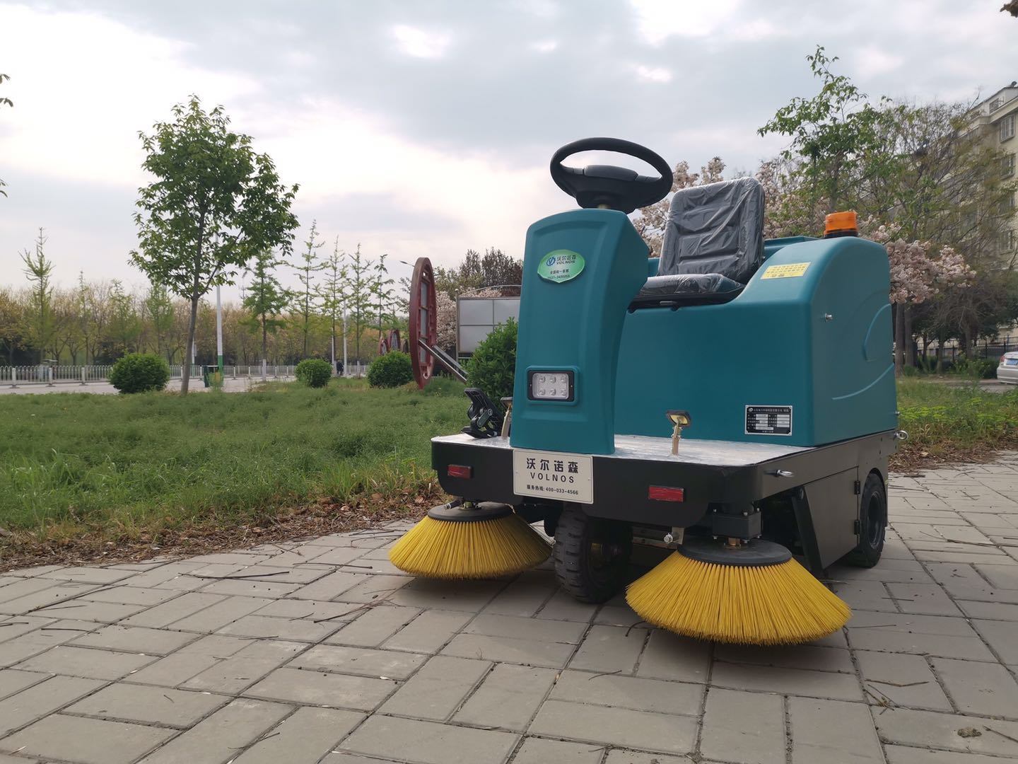 駕駛式掃地機(jī)工業(yè)工廠車間廠房庫房道路物業(yè)電動掃地車清掃車