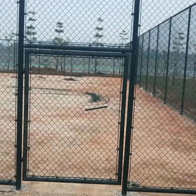 深圳 體育場(chǎng)圍網(wǎng)  深圳學(xué)校操場(chǎng)護(hù)欄網(wǎng) 深圳運(yùn)動(dòng)場(chǎng)球場(chǎng)圍欄 深圳鐵絲網(wǎng)篩網(wǎng)