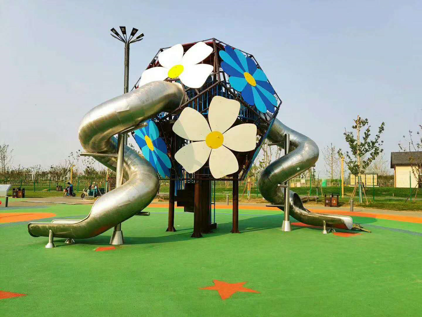 大型滑梯 游樂場設(shè)備批發(fā) 兒童游戲設(shè)備