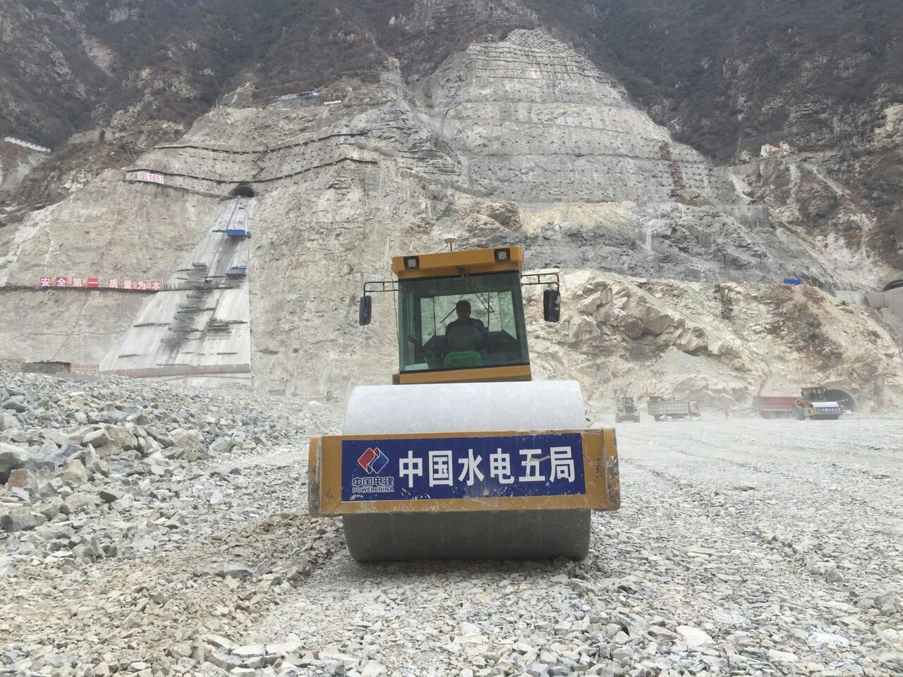中大39噸壓路機租賃圖片